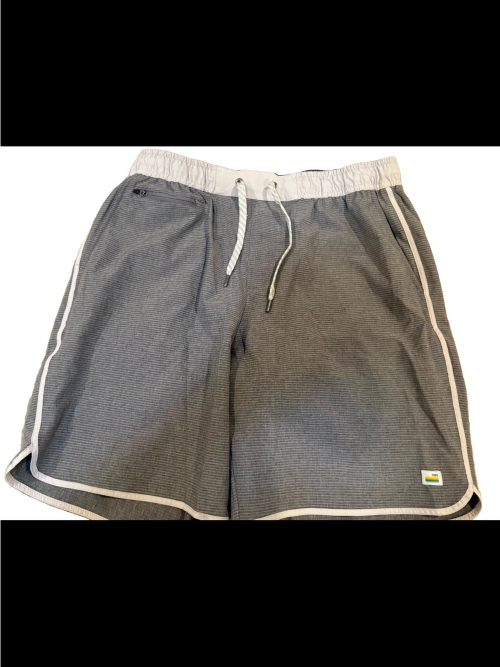 Vuori Shorts Mens Large Gray Banks Unlined Performance Drawstring Stretch V330